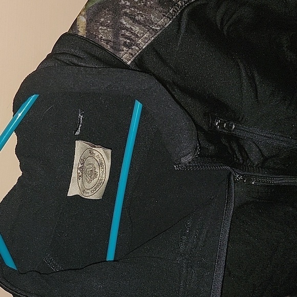 Men's Camo Zipup Jacket - Picture 3 of 7